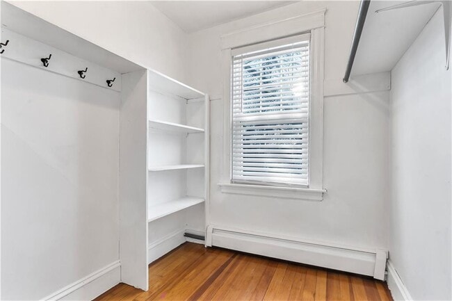 Building Photo - 19 Sherwood Ave