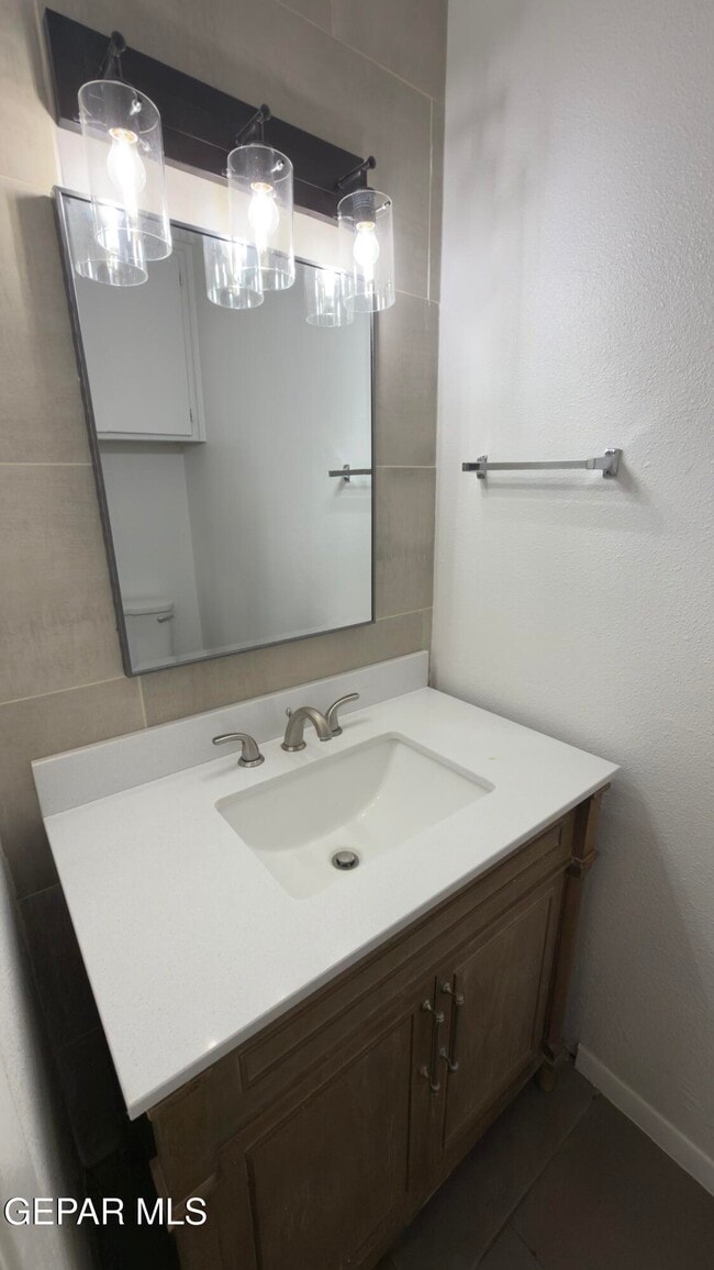 Building Photo - 101 3 N Trevino Rd