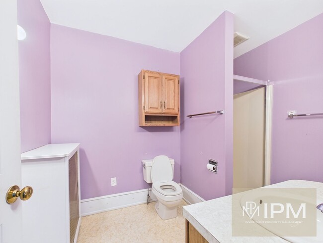 Building Photo - Charming 3 Bedroom, 2 Bath Home in York, Pa!