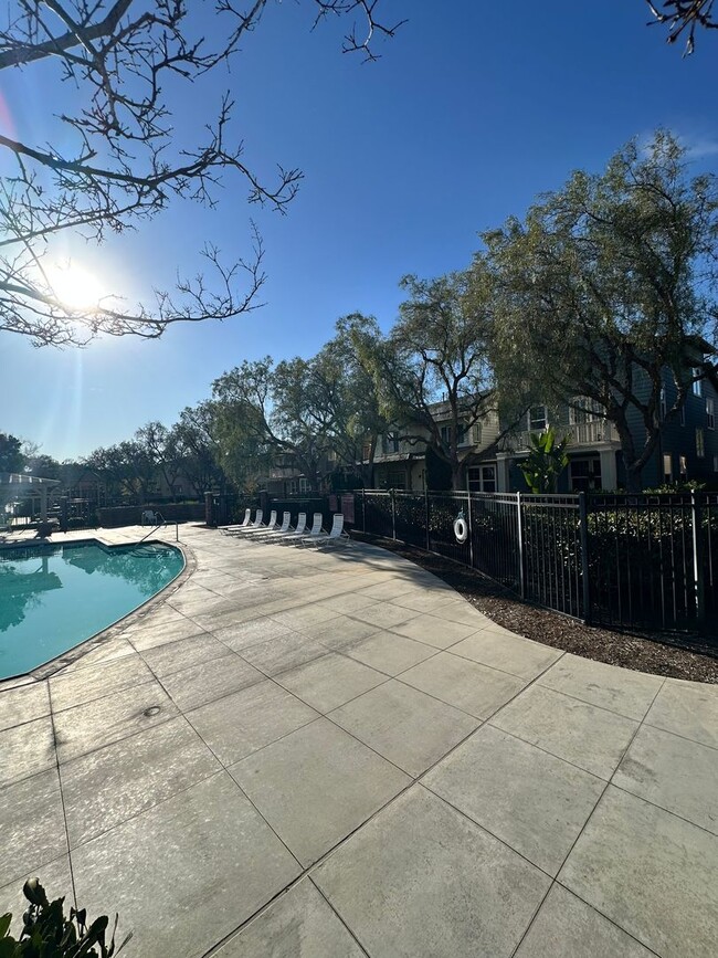 Building Photo - 2 Story home 3 Bedroom, 3 Bathroom Tustin Field.