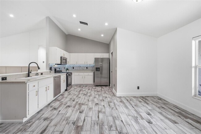 Building Photo - 10924 SW 48th Terrace