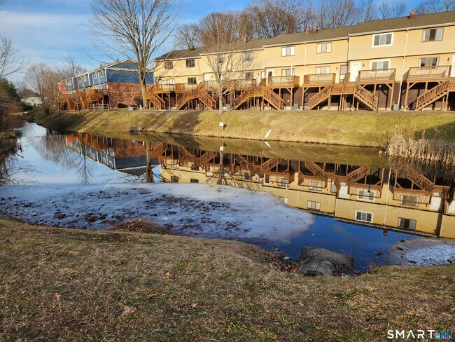 Building Photo - 83 Churchill Way