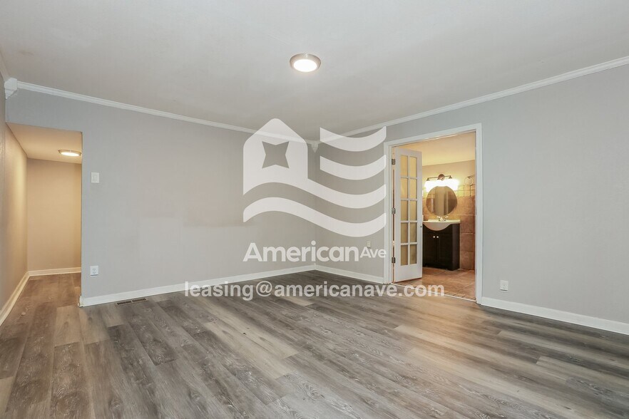 Building Photo - 4300 Willow St