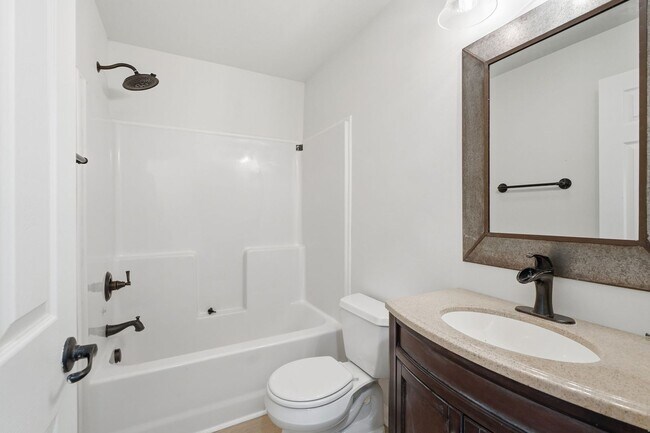 Building Photo - Charming Updated Home with Expansive Yard in Joelton!