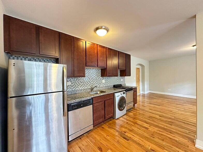 Building Photo - 562 W Arlington Pl