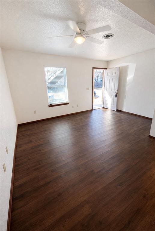 Building Photo - 1901 E Lindsey St