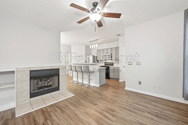 Building Photo - 6311 Shoreview Cir