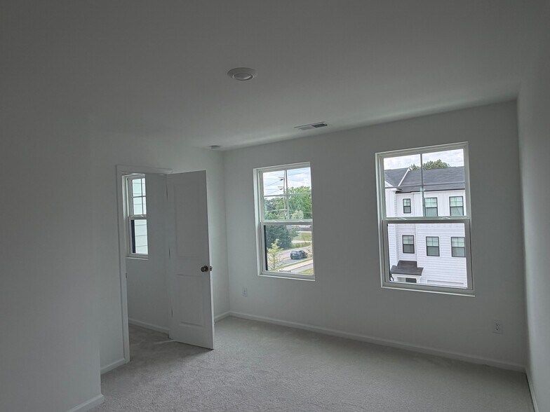 Building Photo - 3602 Elm Grv Ln