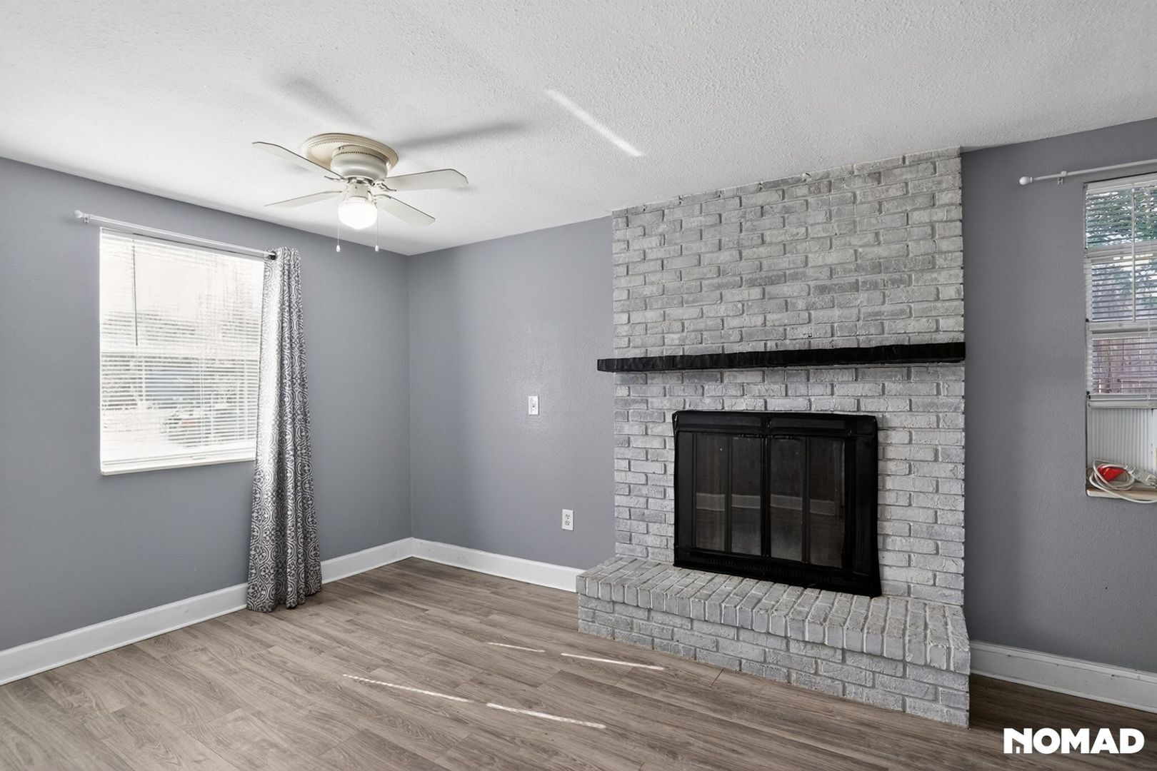 Building Photo - 441 E 5th St