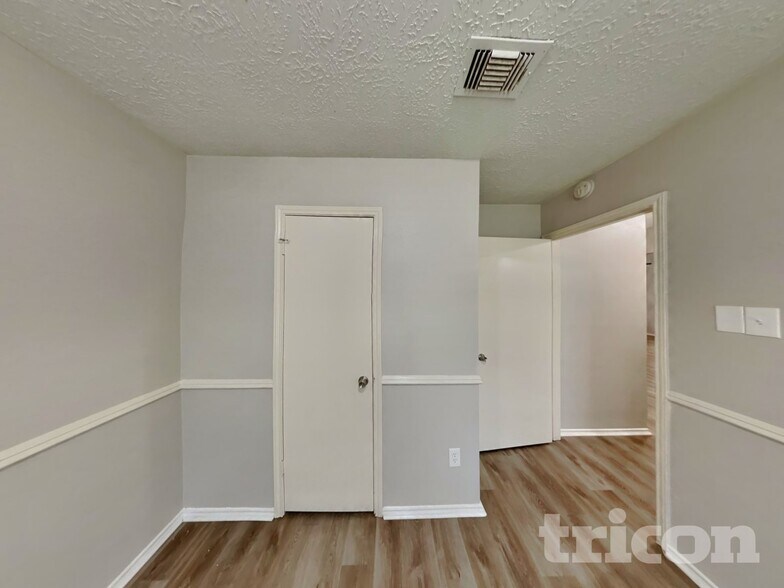 Building Photo - 21402 Golden Dove Dr