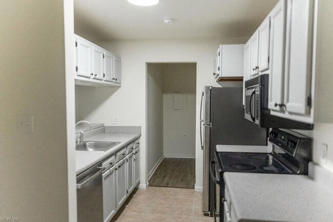 Building Photo - 613 Pylon Ct