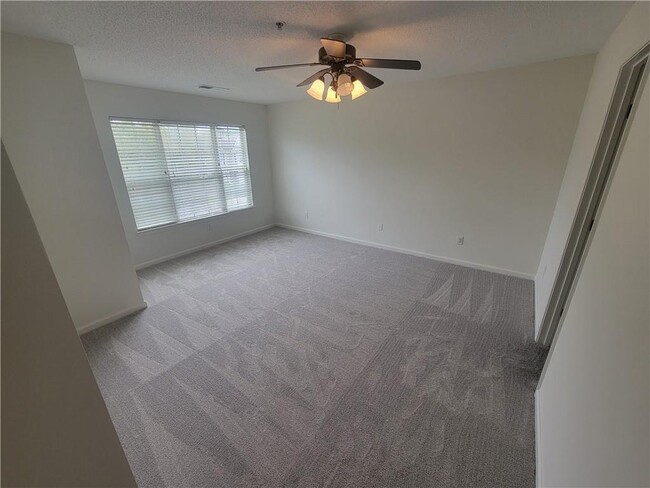 Building Photo - 264 Azalea Cir