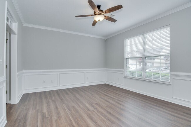 Building Photo - 3 Bedroom Townhouse in Evans