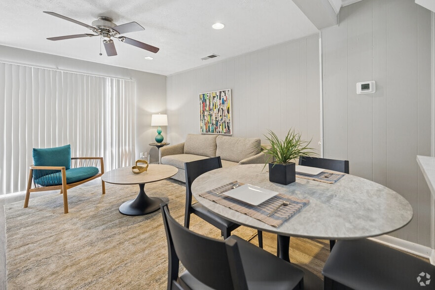 2BR, 1,5BA - 1,080SF - Dining Room - The Park at River City