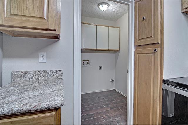Building Photo - 2106 Willowgate Ln