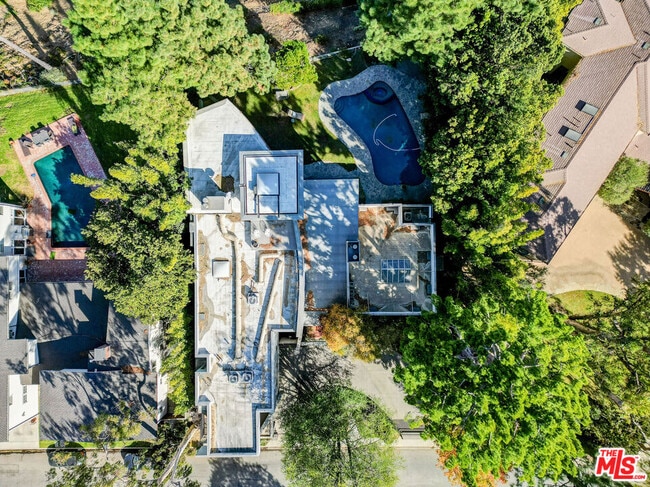 Building Photo - 2238 Stradella Rd