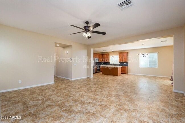 Building Photo - 1544 E Hummingbird Way