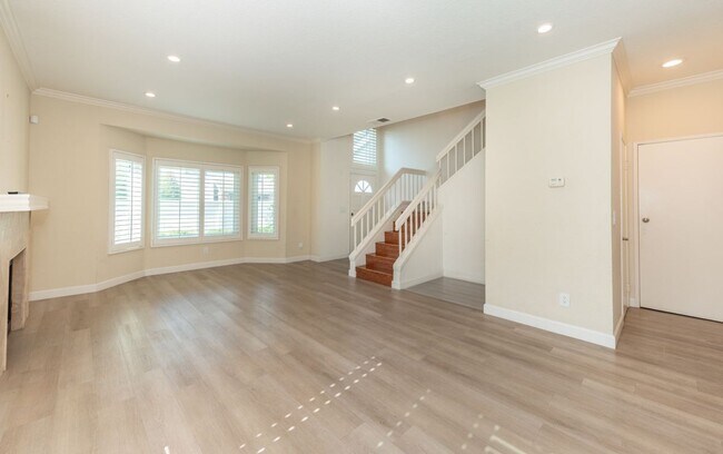Building Photo - 166 Greenmoor