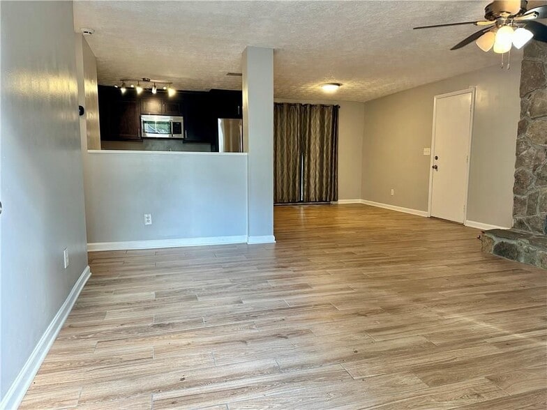 Building Photo - 2848 Ancient Oak Ct SW