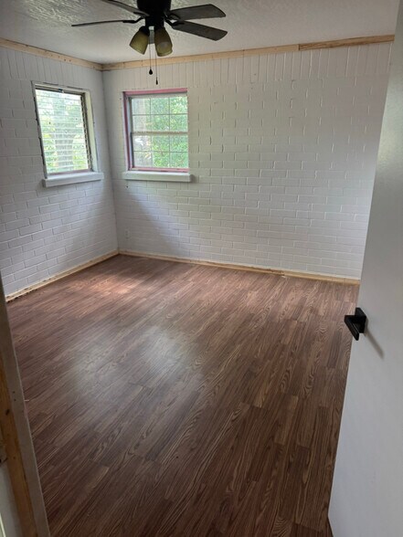 Building Photo - 404 Cobb Ave