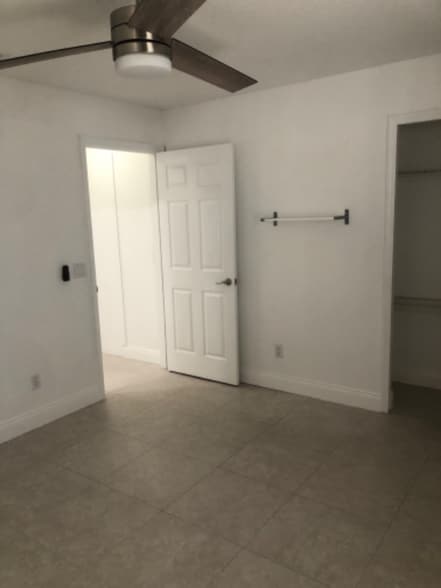 Building Photo - 5968 NW Favian Ave