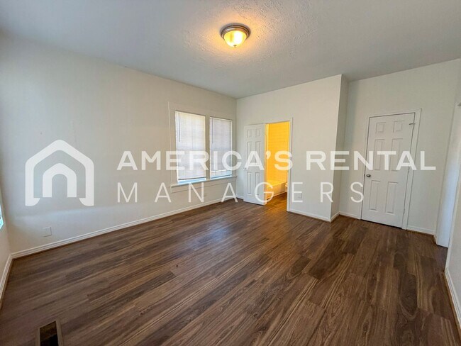 Building Photo - Charming & Spacious Graysville Home for Rent! SECTION 8 FREINDLY!