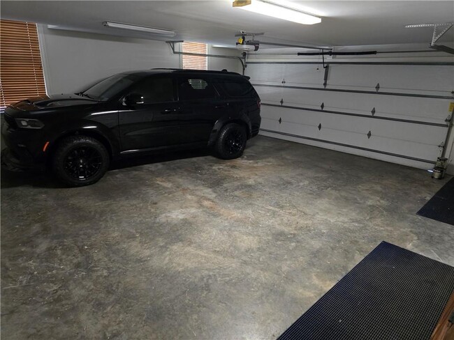 Building Photo - 205 Sutherland Dr