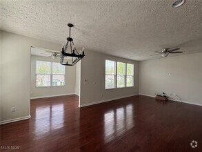 Building Photo - 522 Heritage Woods Dr
