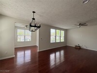 Building Photo - 522 Heritage Woods Dr