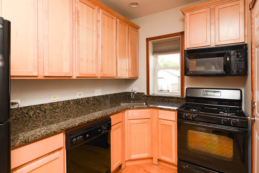 Building Photo - 3248 N Clifton Ave