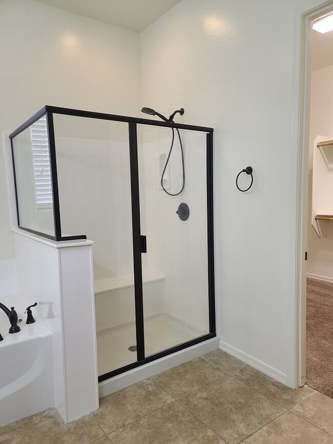 Building Photo - Spacious 4 Bed, 3.5 Bath Anthem Home with Modern Amenities and Prime Location