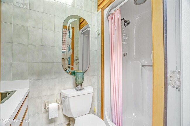 Building Photo - 8 Ortley Ave