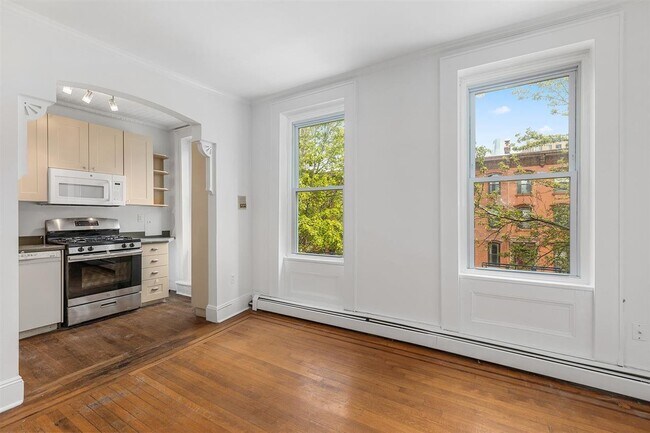 Building Photo - 237 Grove St
