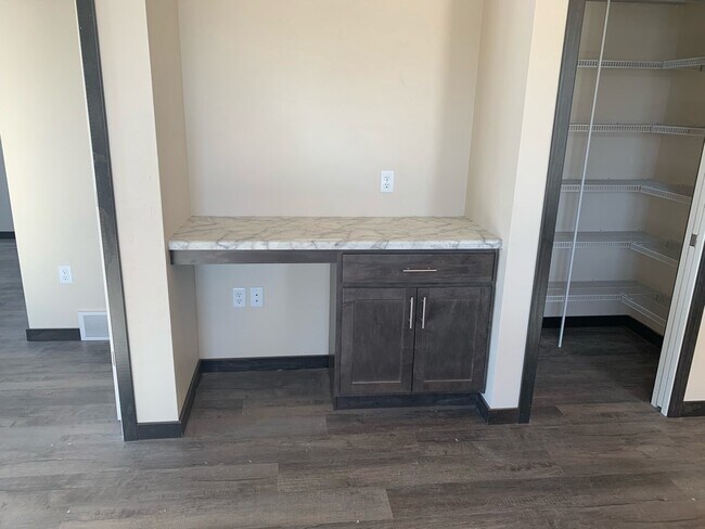 Building Photo - 2126 Zimmer Dr