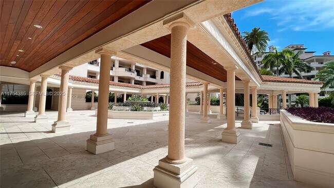 Building Photo - 7241 Fisher Island Dr