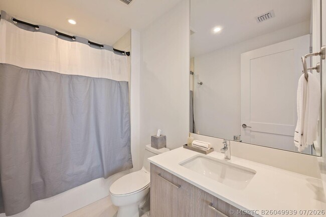 Building Photo - 153 N Seabreeze Blvd