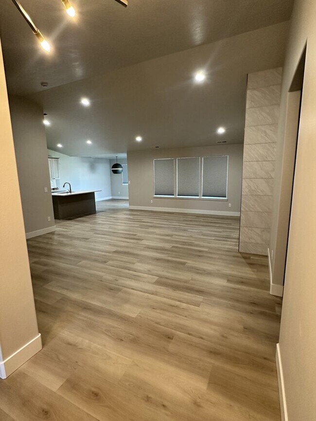 Building Photo - Beautiful 3-Bedroom, 2 Bath Home in Pasco!