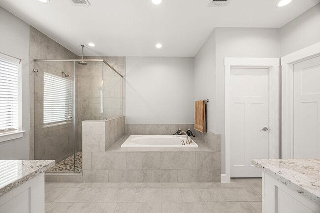 Building Photo - 2307 Langston St