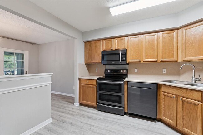 Building Photo - 930 Loch Carron Dr