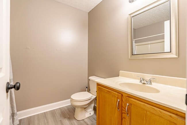 Building Photo - 115 Ivy Pointe Dr