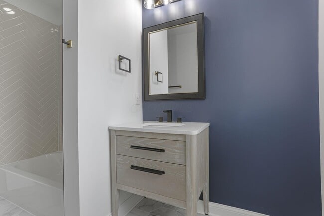 Building Photo - 961 Heyl Ave