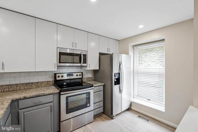 Building Photo - 1594 Poplar Grove Dr