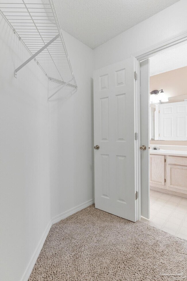 Building Photo - 139 Wildflower Ln