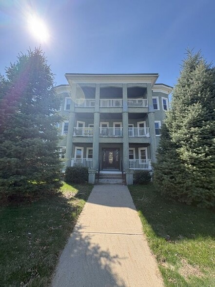 Building Photo - 356 Springfield St