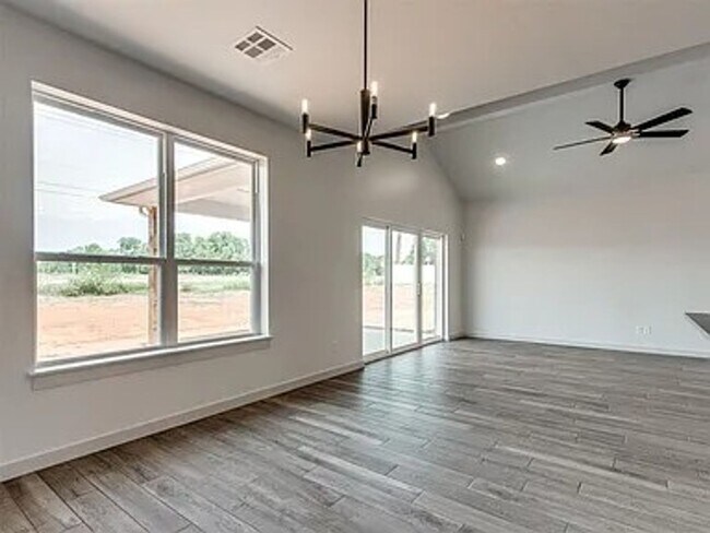 Building Photo - 4601 Olivera St