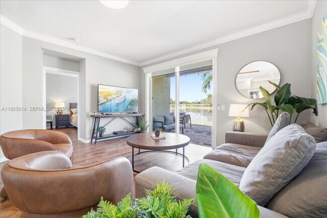 Building Photo - 920 Golden Cane Dr