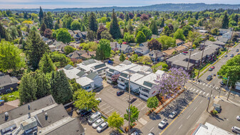 Building Photo - Burnside East