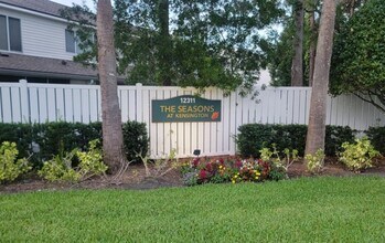 Building Photo - 12311 Kensington Lakes Dr