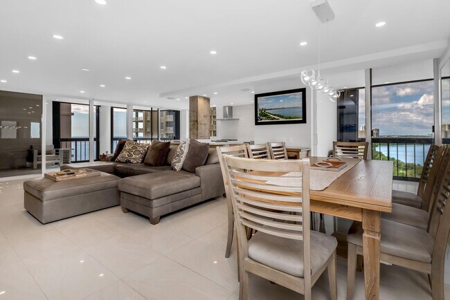 Building Photo - 5380 N Ocean Dr