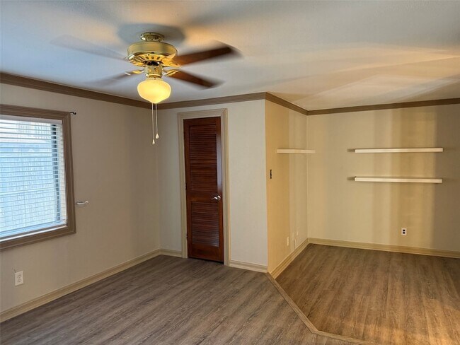 Building Photo - 15745 Covewood Cir